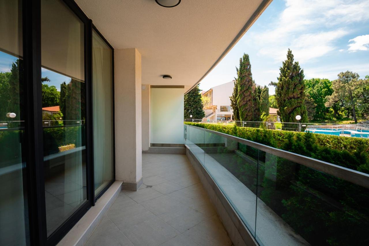 Stylish 1-Bd Apartment In St Constantine And Helena By Flat Mаnager Saints Constantine and Helena Exterior photo